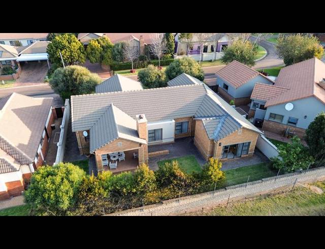 4 BEDROOM HOUSE FOR SALE IN RETIRE AT MIDSTREAM